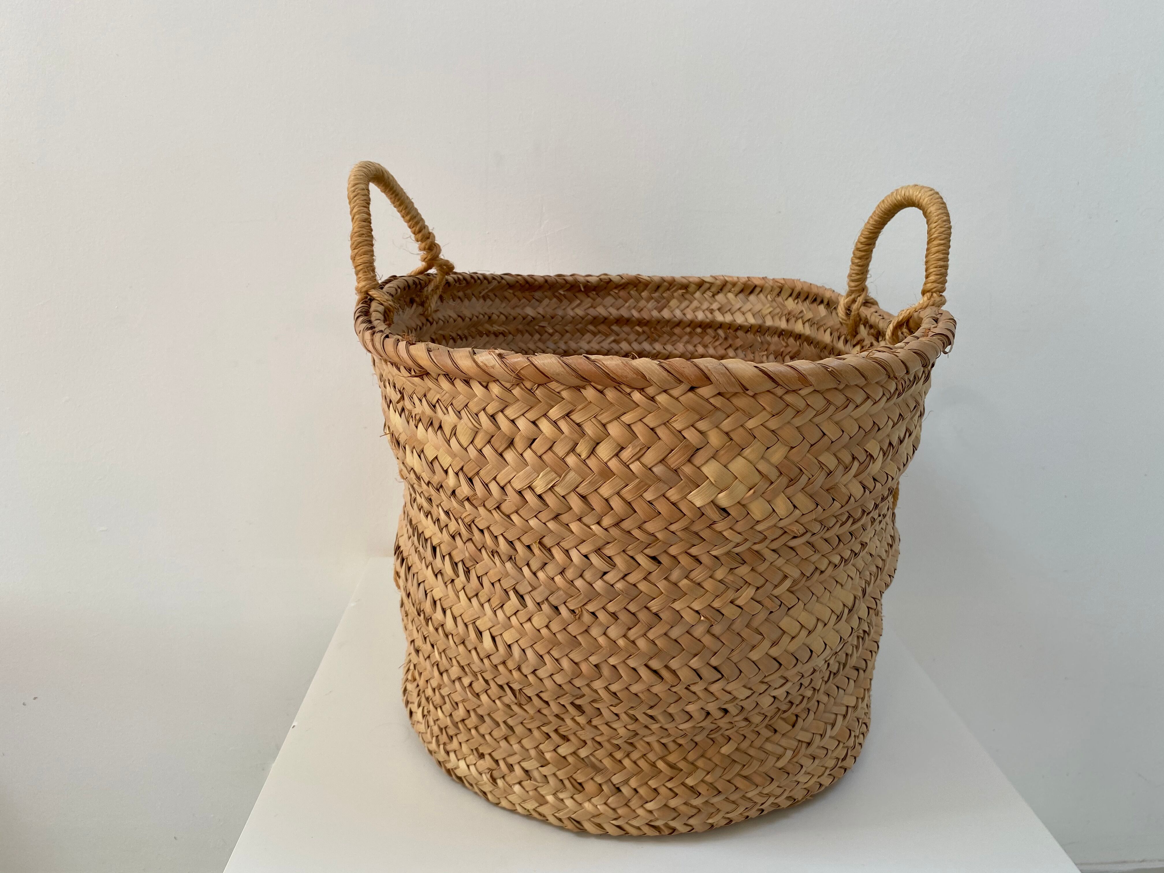 XL market or fireplace basket