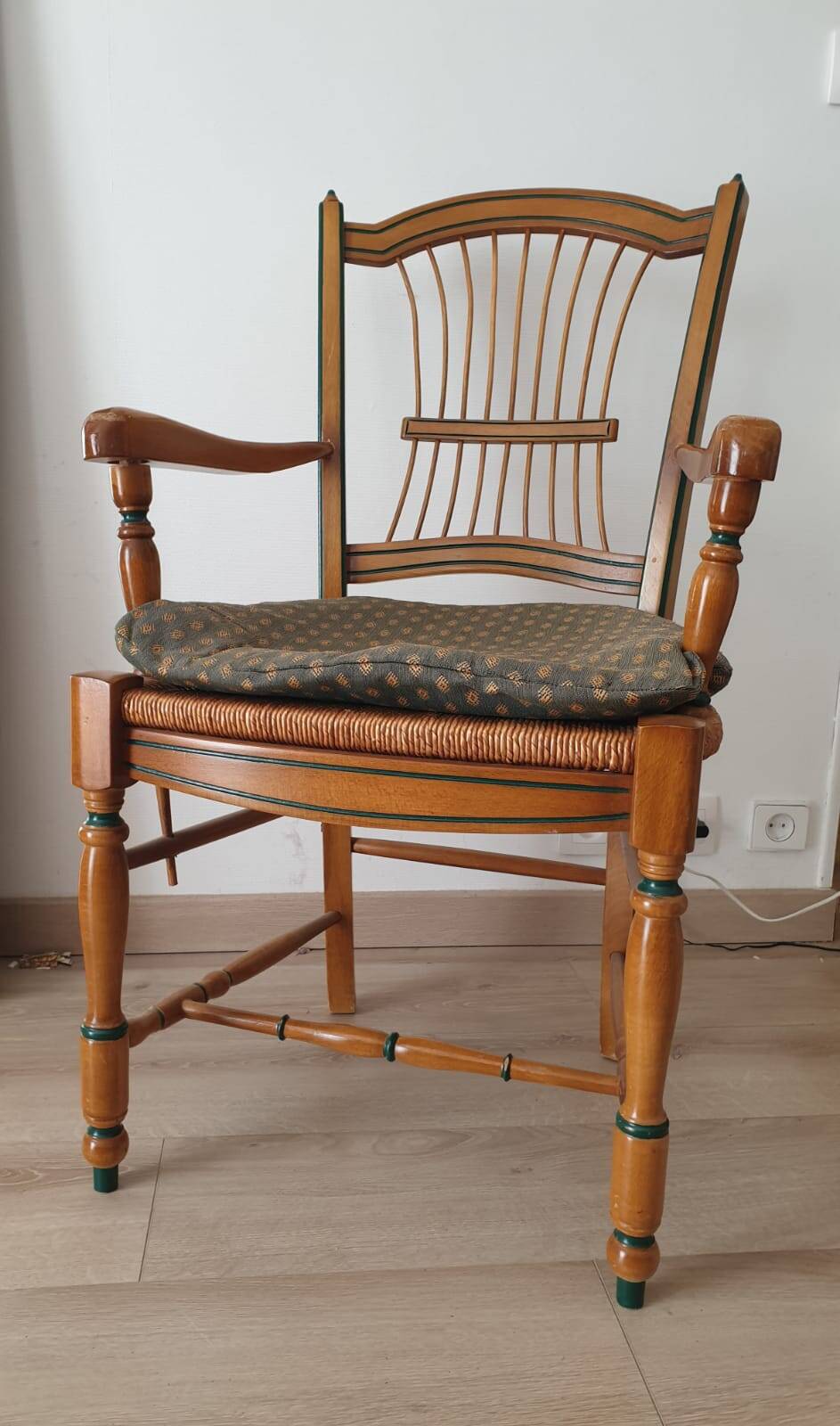 Solid wood desk – Rustic chic style