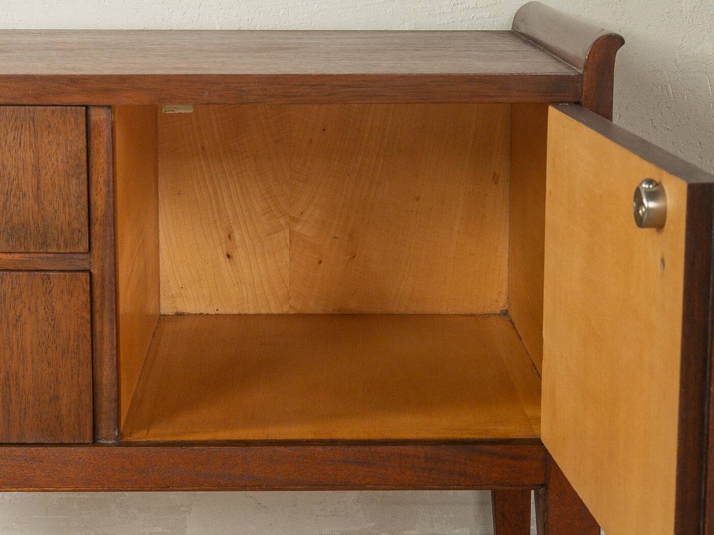 Tables de chevet des années 1920