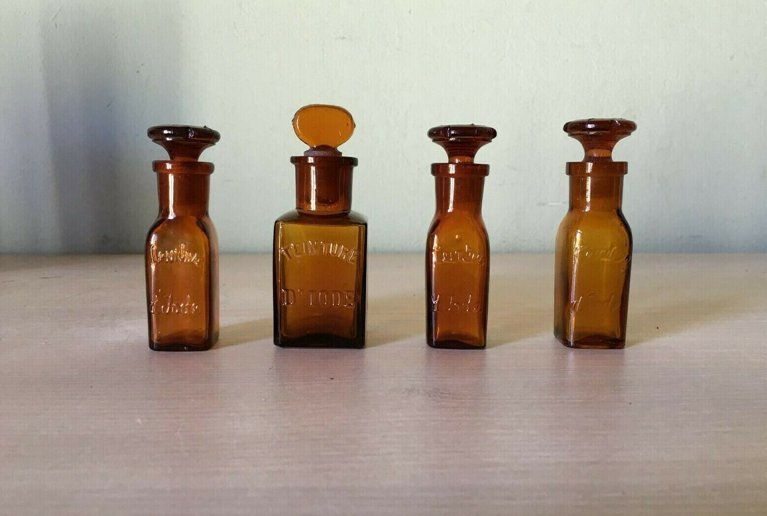 Set of 4 old small glass bottles iodine dye with cap