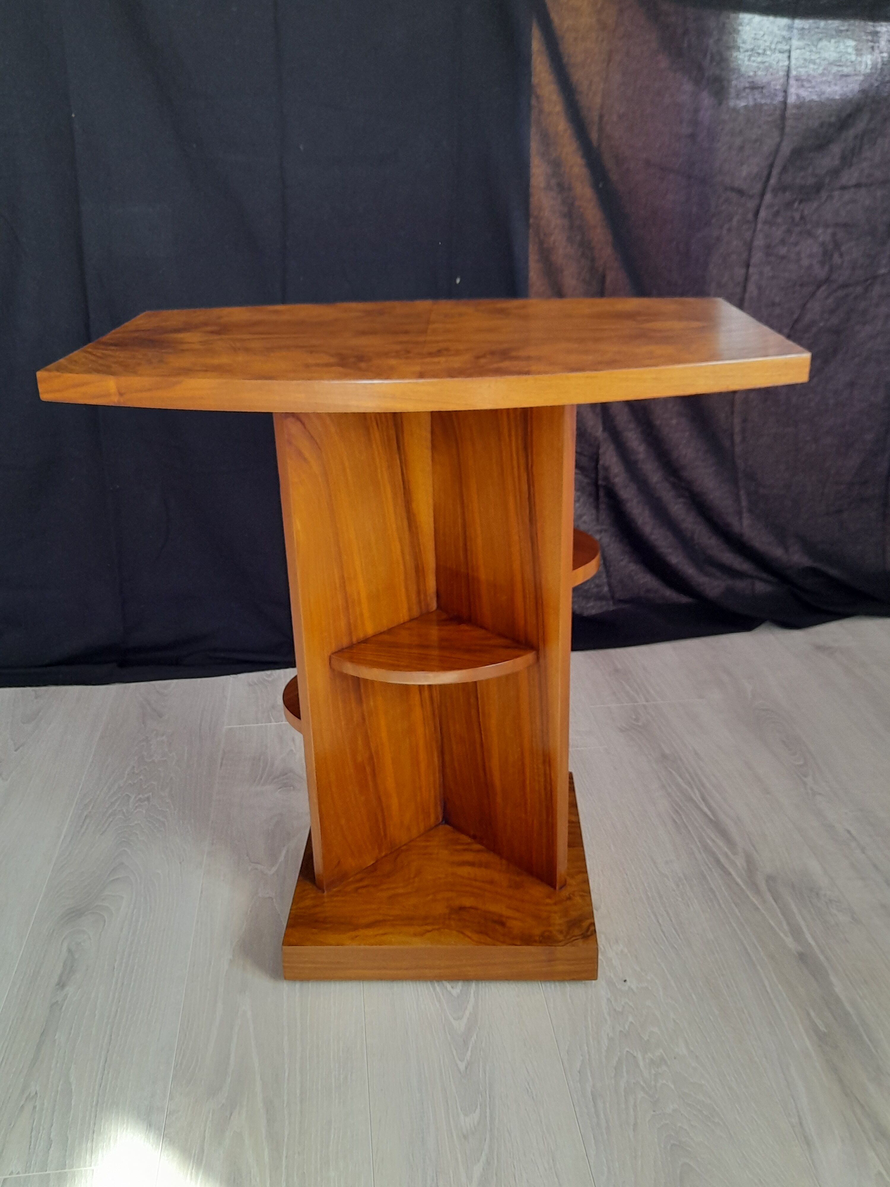 Art deco table