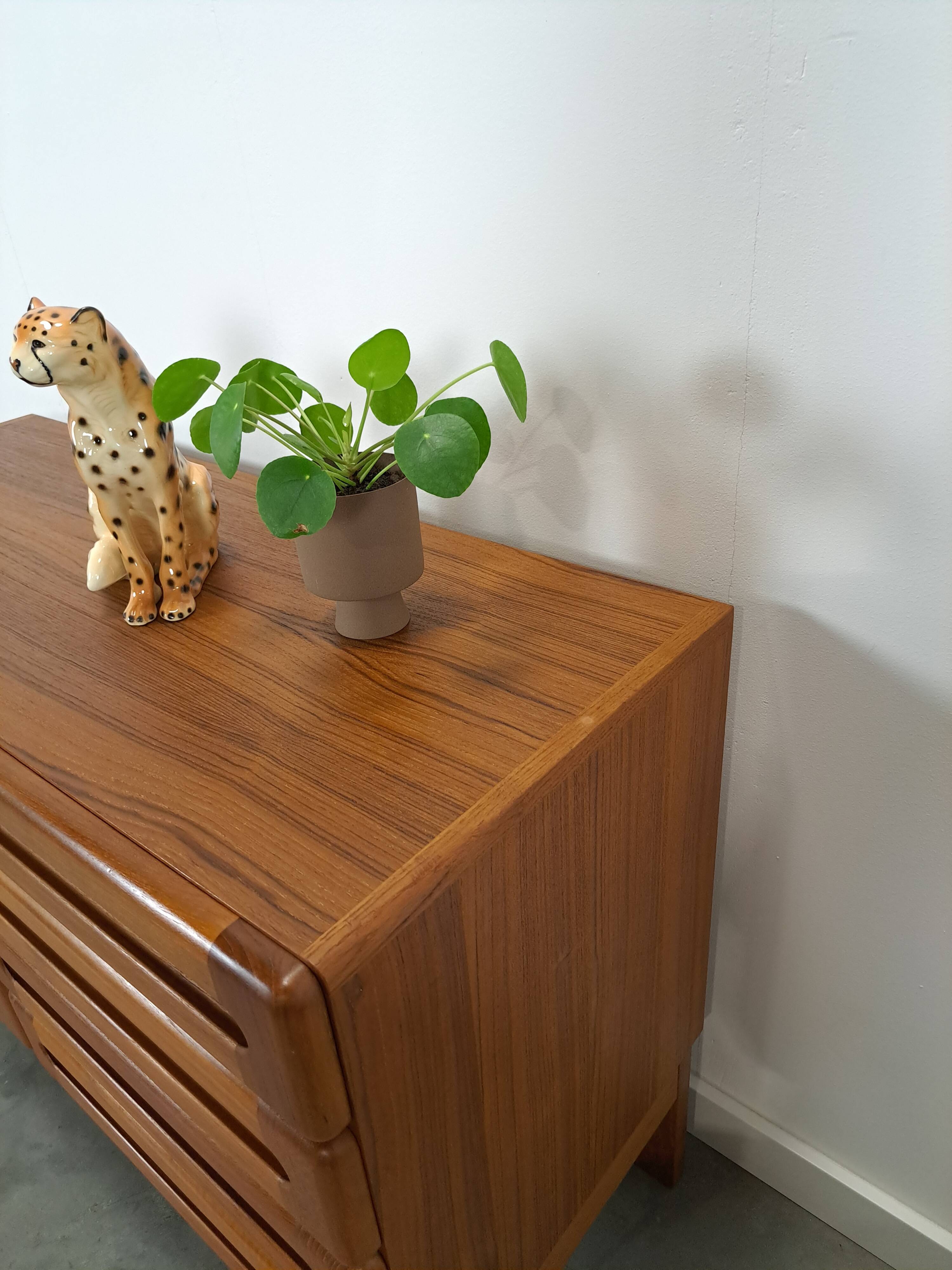 Deens design teak dressoir Dyrlund