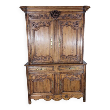 Buffet two mountain bodies in fir wood.