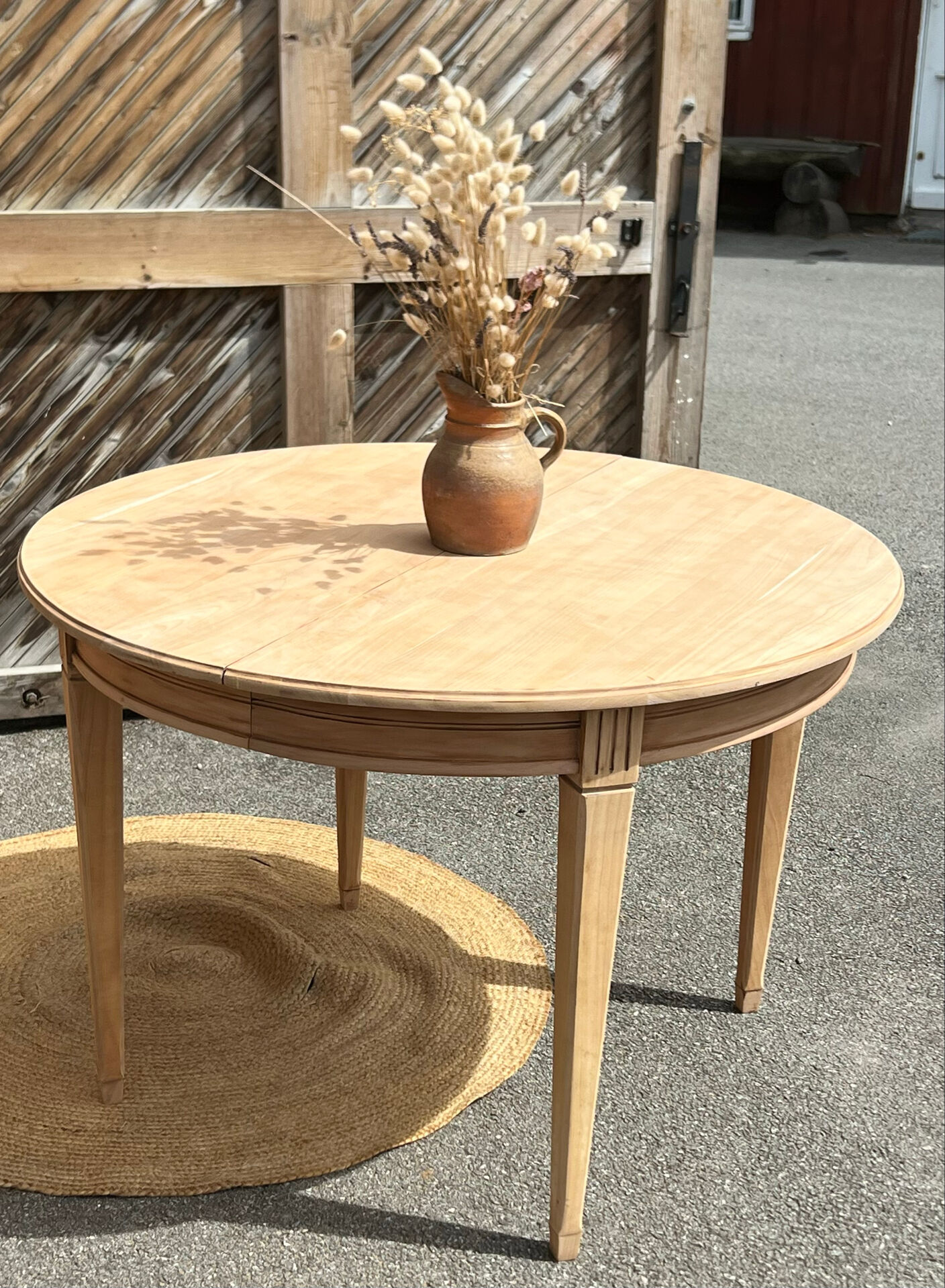 Round table with 2 extensions in raw solid wood - renovated antique table