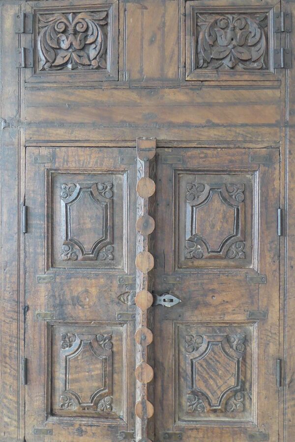 Fenêtre et volet ancien en bois sculpté du Rajasthan