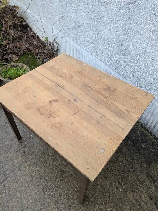 Low farmhouse table