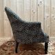 Fauteuil crapaud Napoléon III en velours léopard