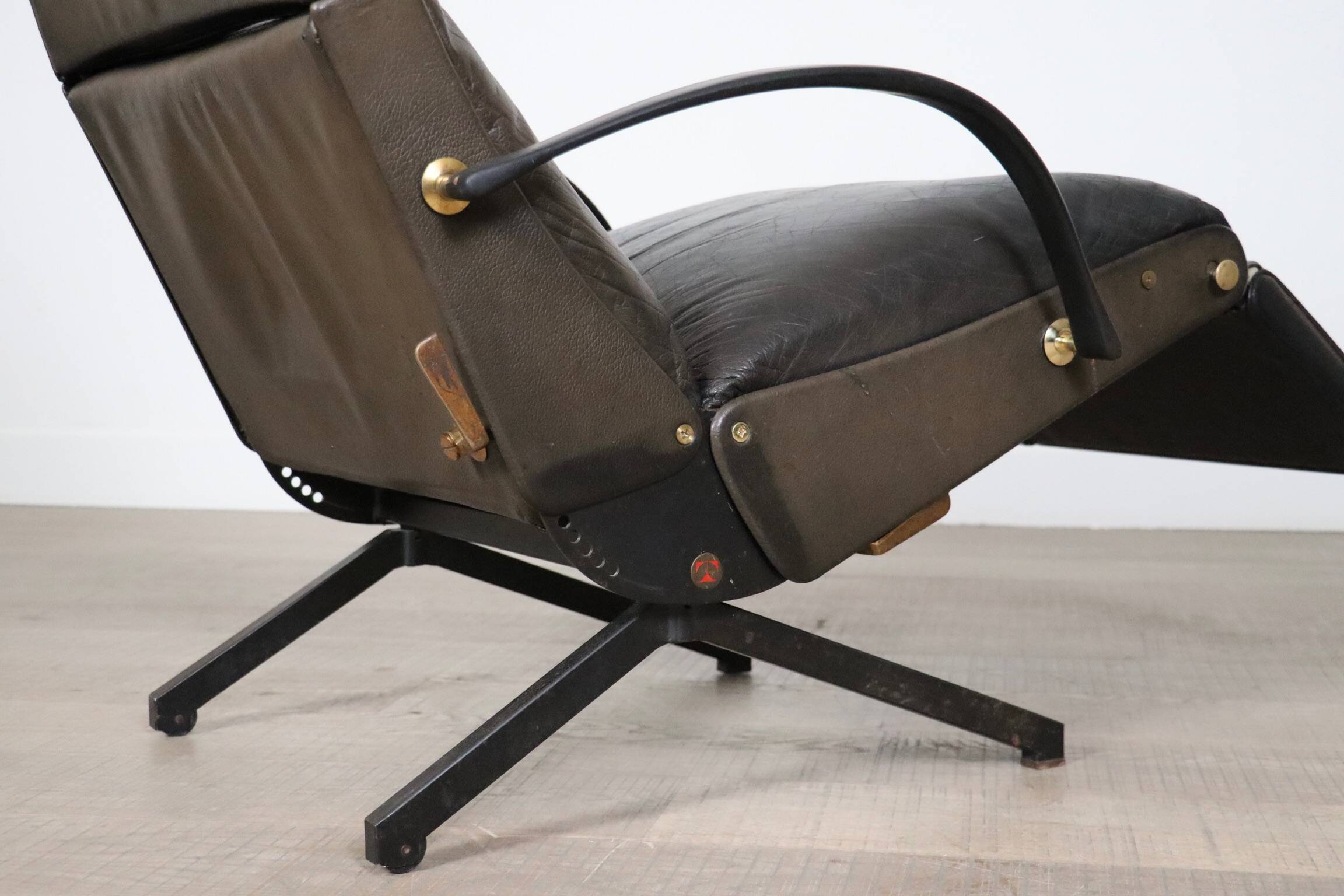 P40 Lounge Chair By Osvaldo Borsani For Tecno In Original Leather, Italy 1960s