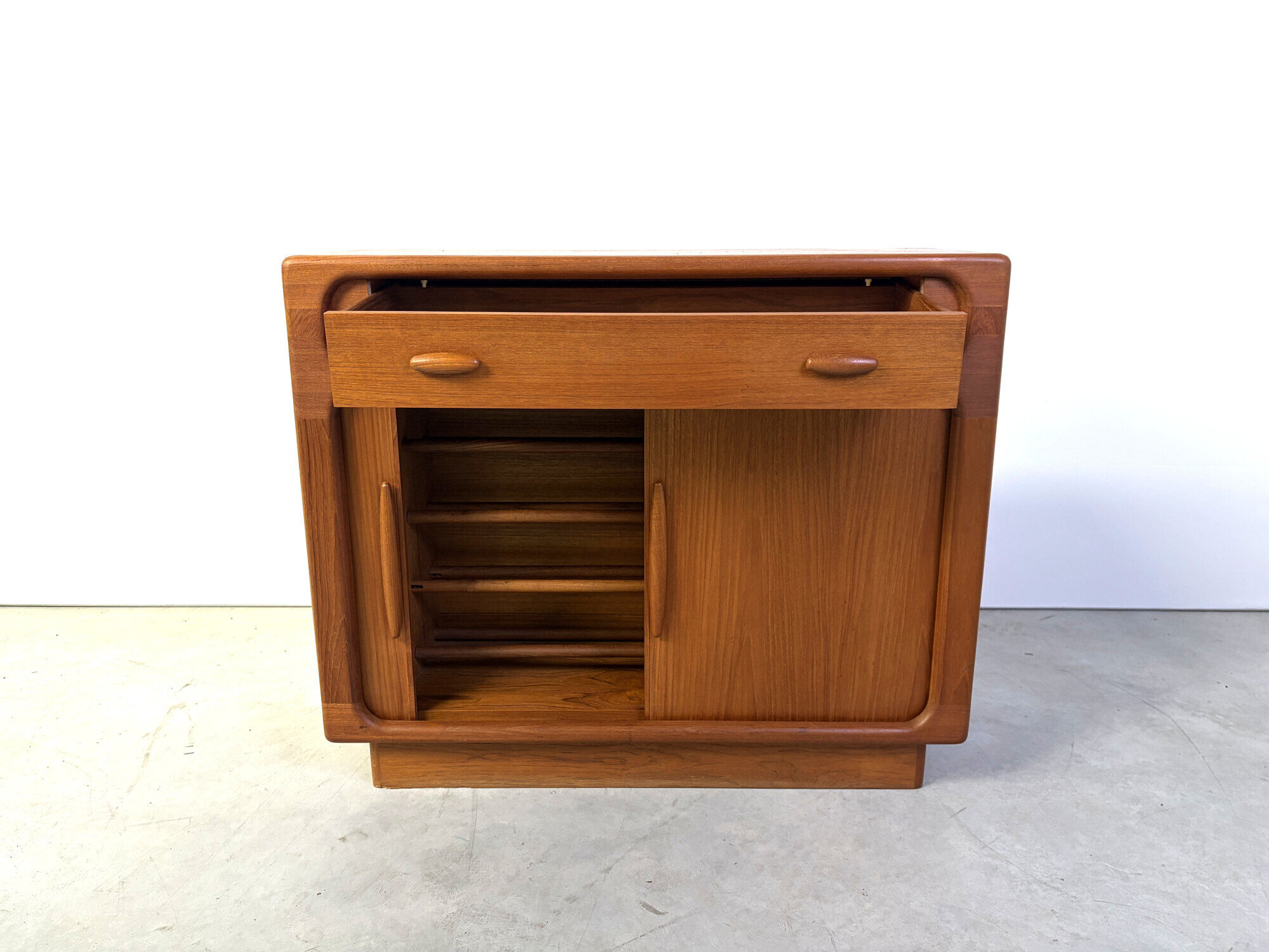 Mid century shoe cabinet by Dyrlund, 1960s