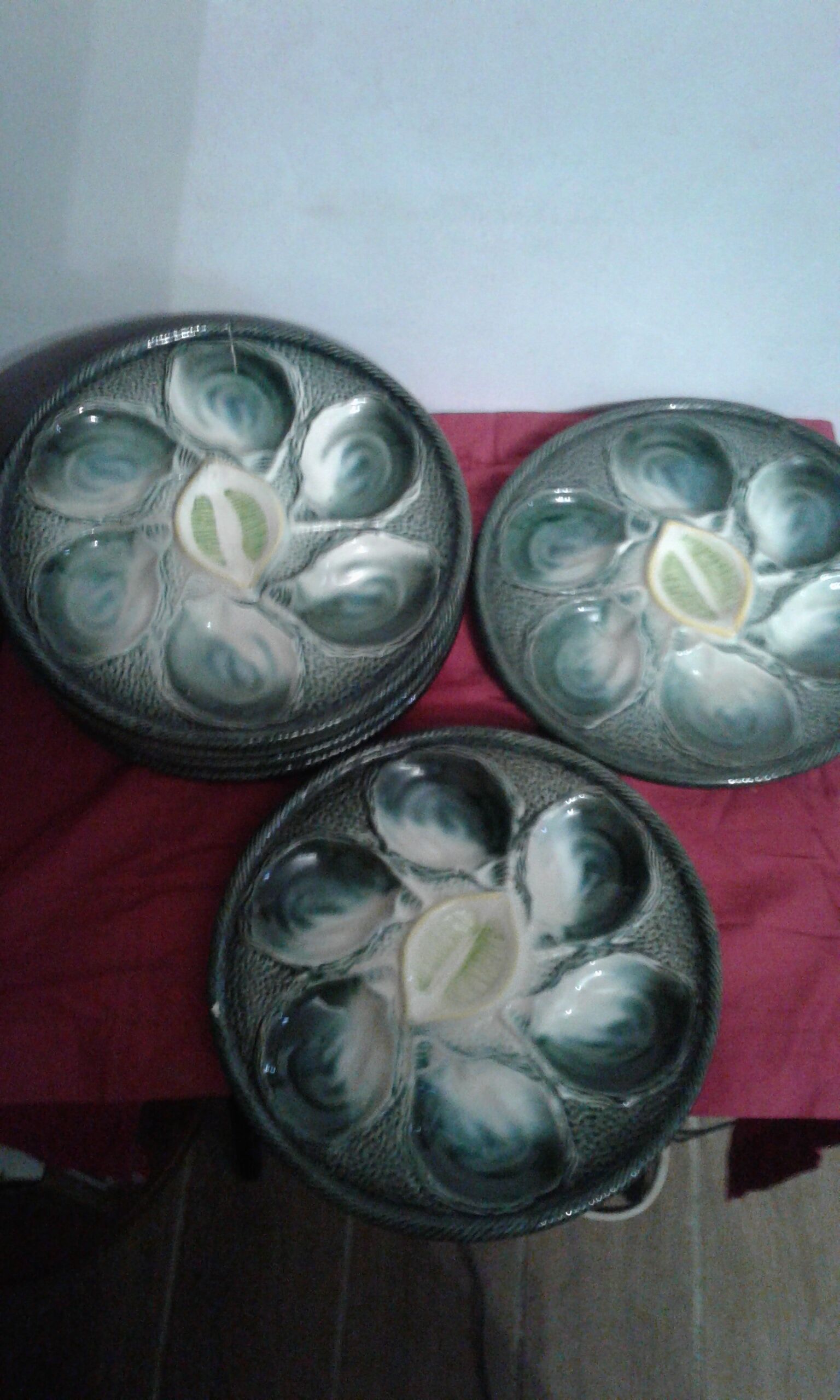 Six plates of oysters Saint Clement