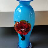 Stylish designer vase in Murano art glass. Embossed floral motif. Height 23 cm.