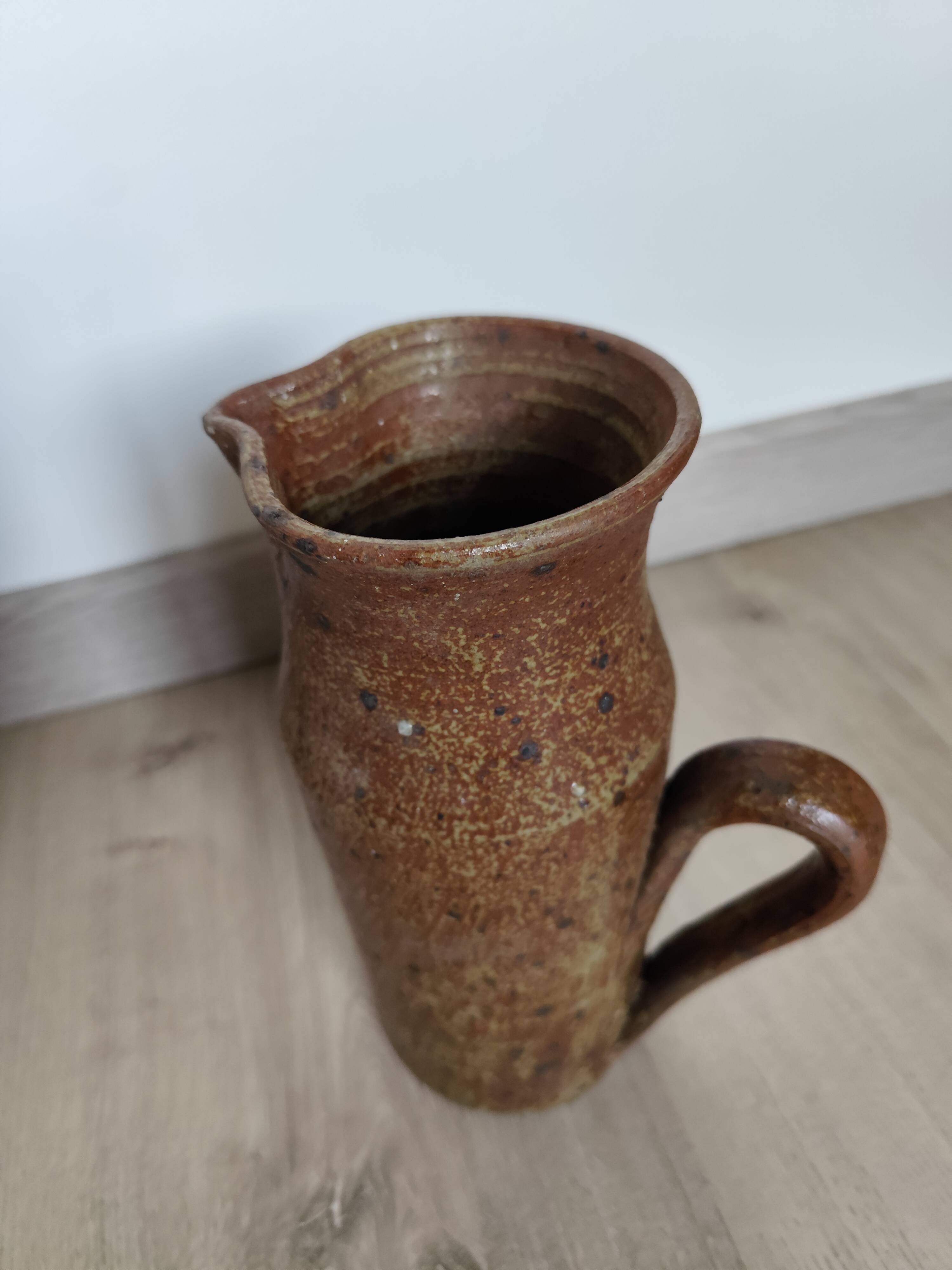 Pichet en grès pyrité vintage années 50