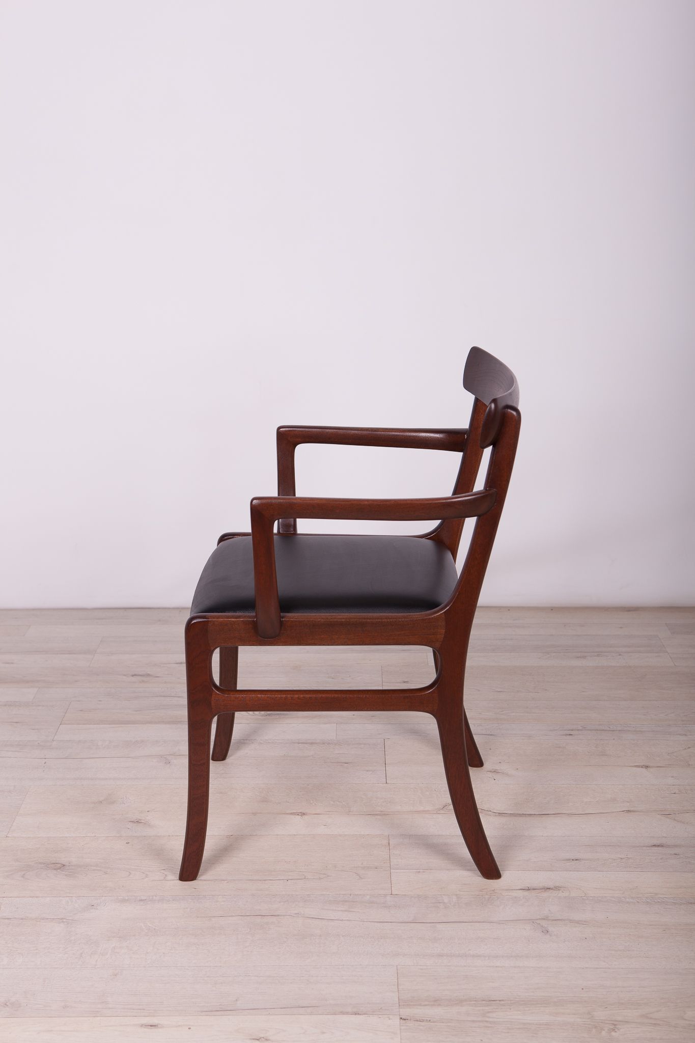 Set of 8 danish dining chairs by Ole Wanscher for Poul Jeppesens Møbelfabrik, 1960s