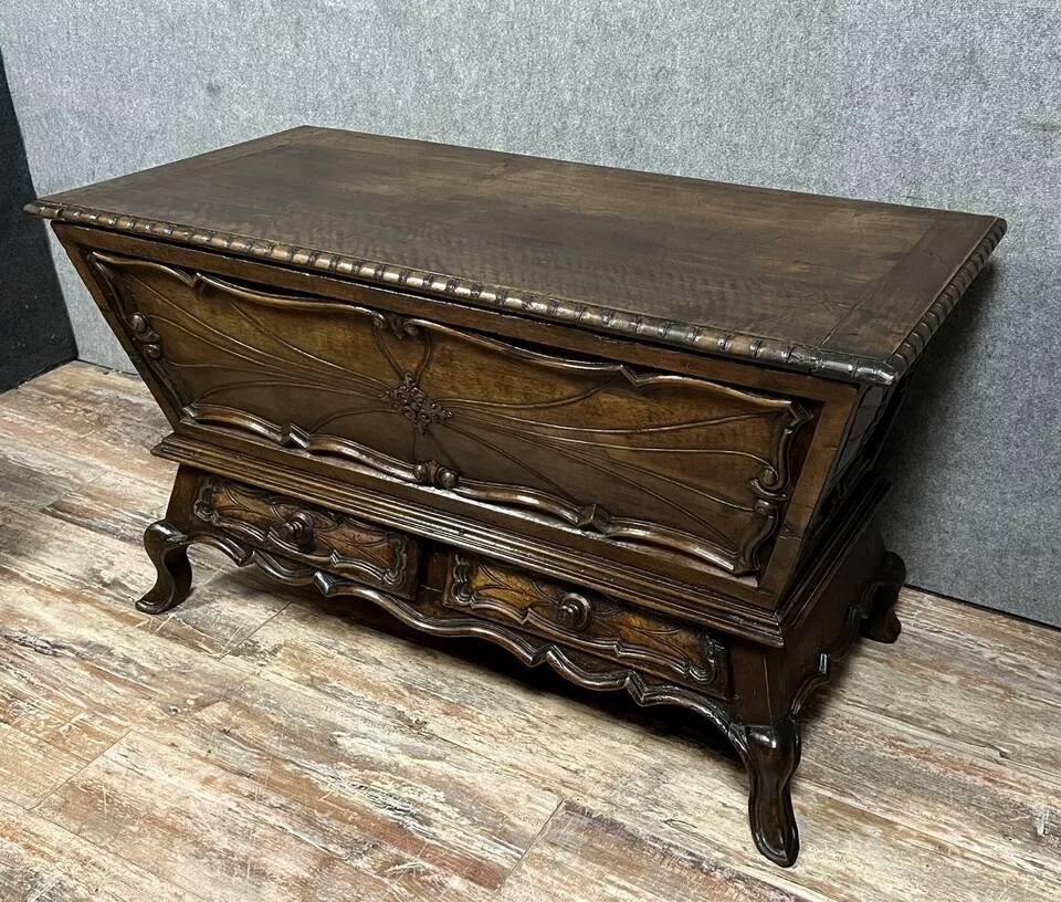 Louis XV style Piedmontese kneading trough in solid walnut circa 1850