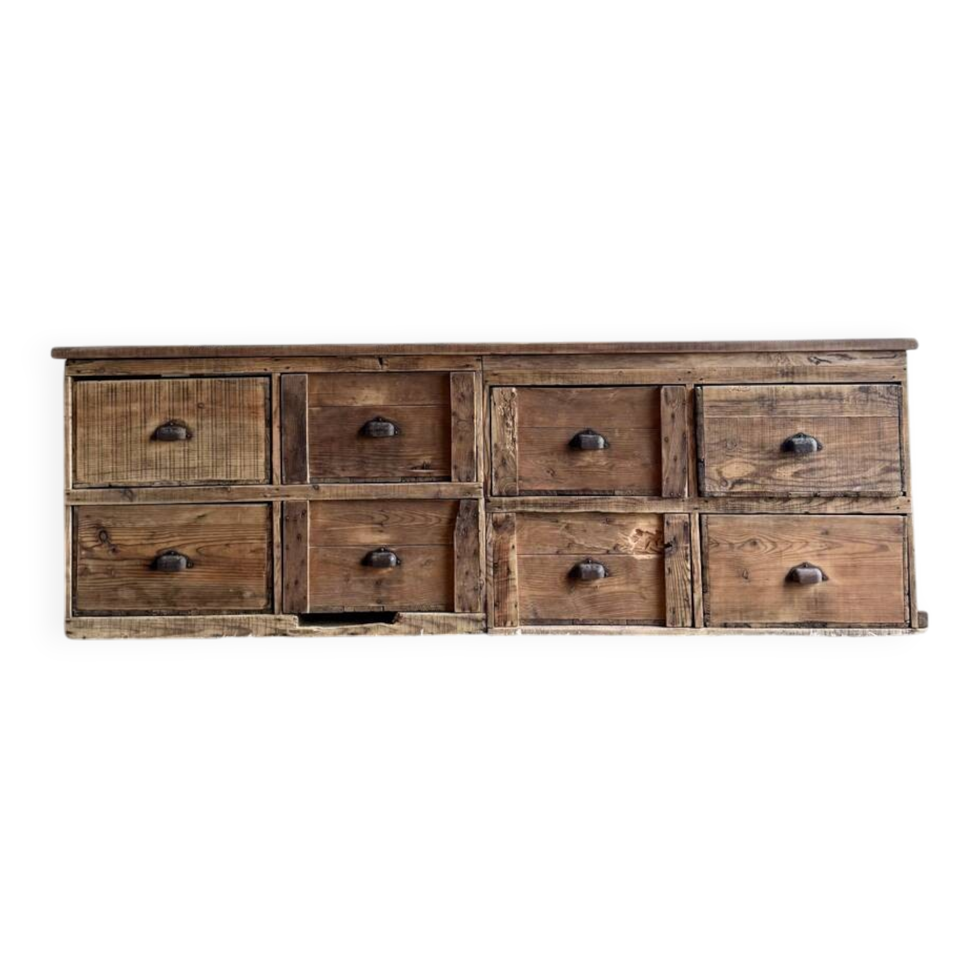 The workshop cabinet with 8 drawers.