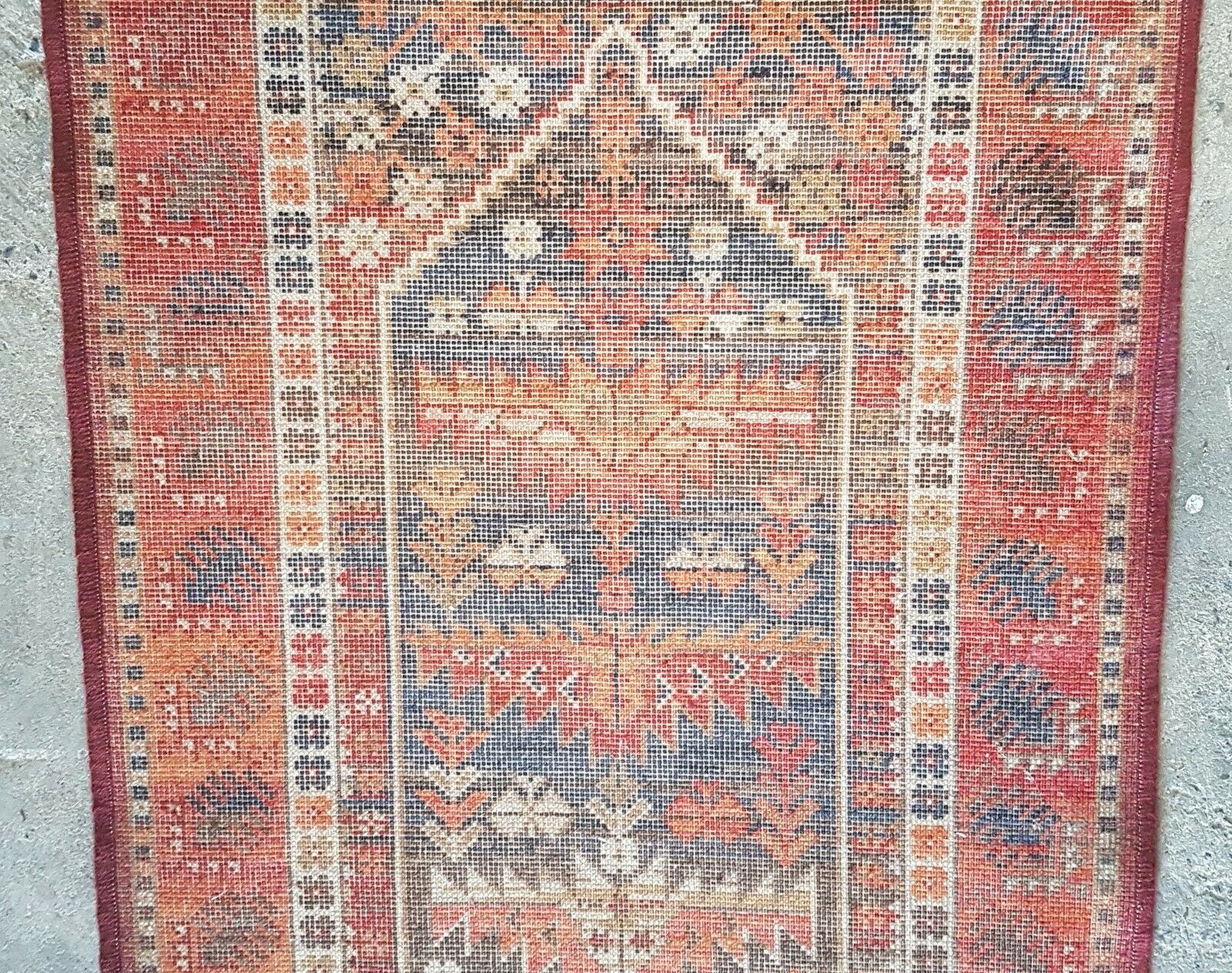 Louis de Poortere Size 70 x 139 pure wool prayer mat