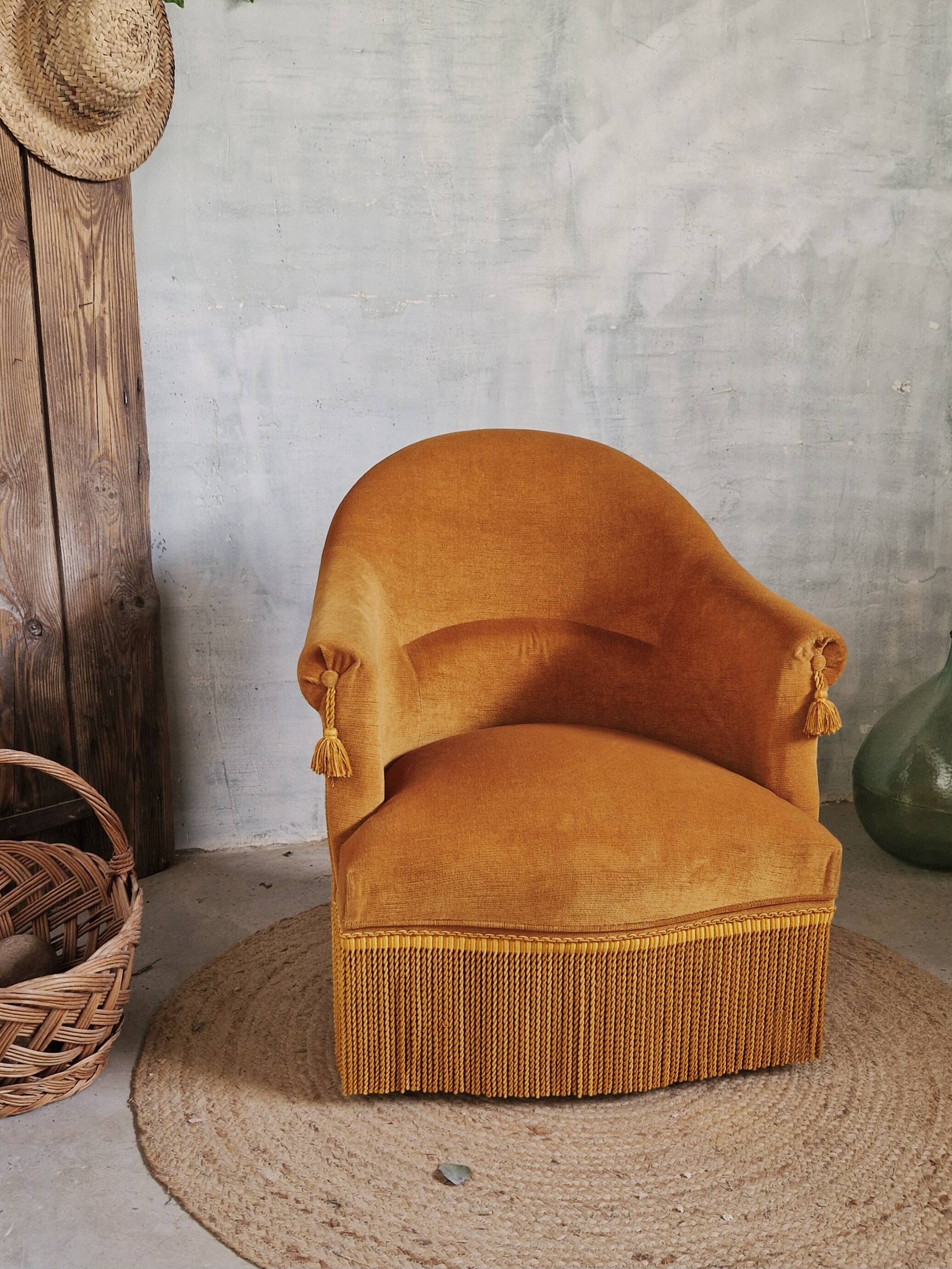 Pretty toad chair