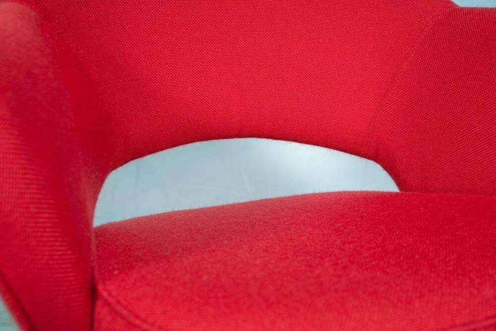 Knoll Saarinen executive chair from the 1960s space age.