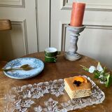 Cake dish in glass