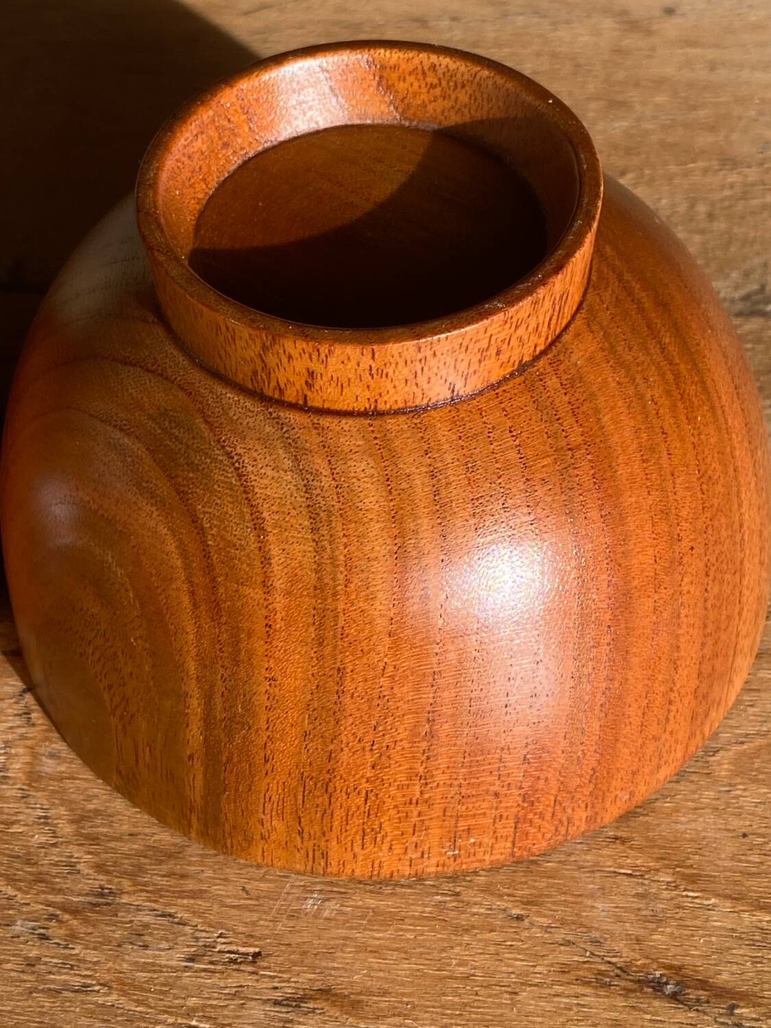 2 natural wooden bowls