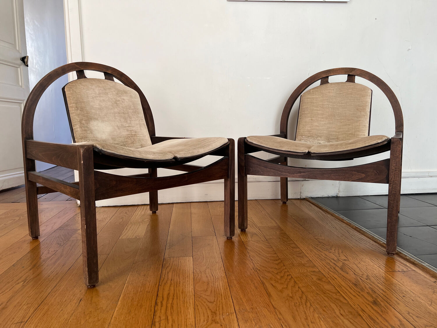 Paire de fauteuils Baumann