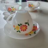 6 cups and 8 Arcopal sub-cups