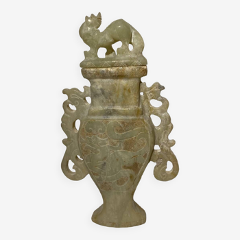 Vase couvert de style archaïque en pierre dure, Chine XX siècle