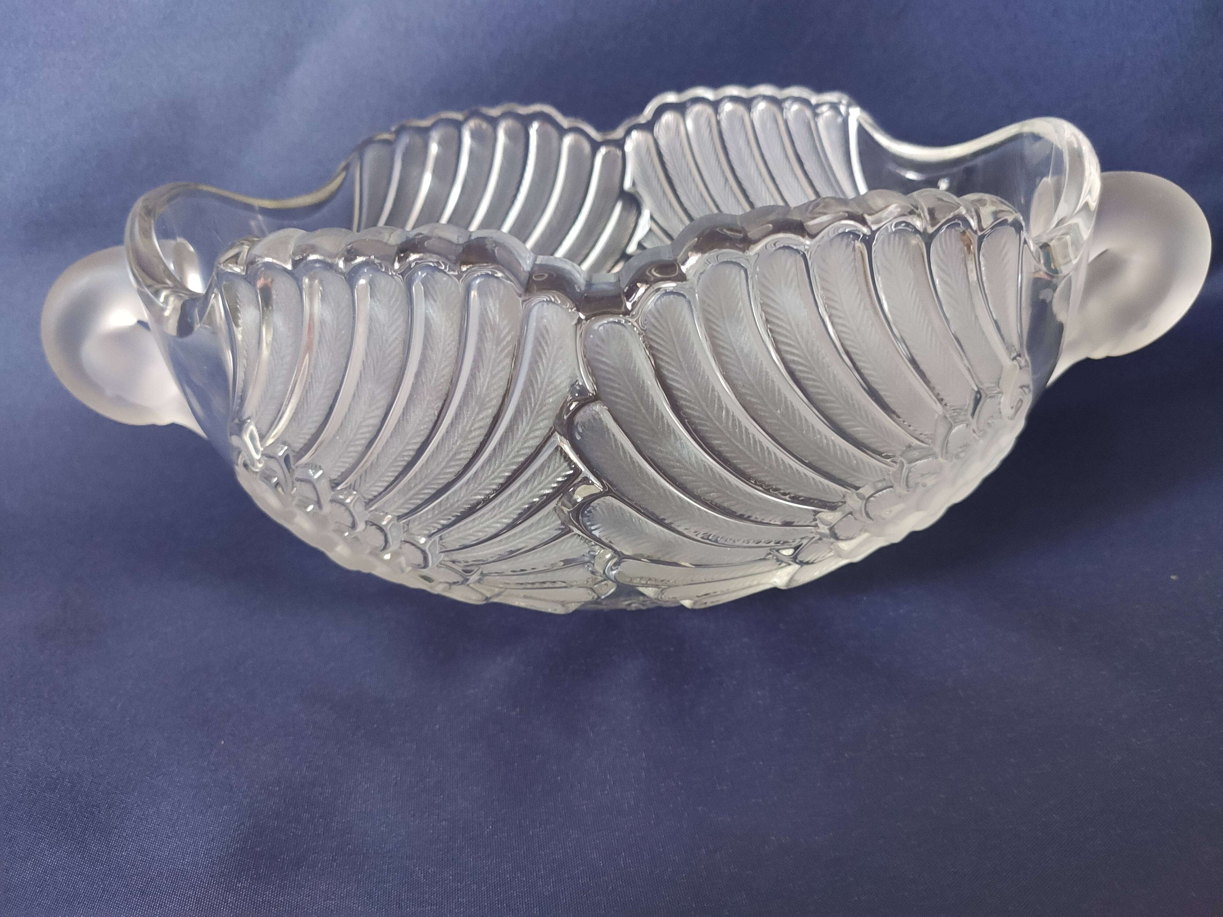 Central coupe in frosted crystal with double swan neck, Mikasa Walther