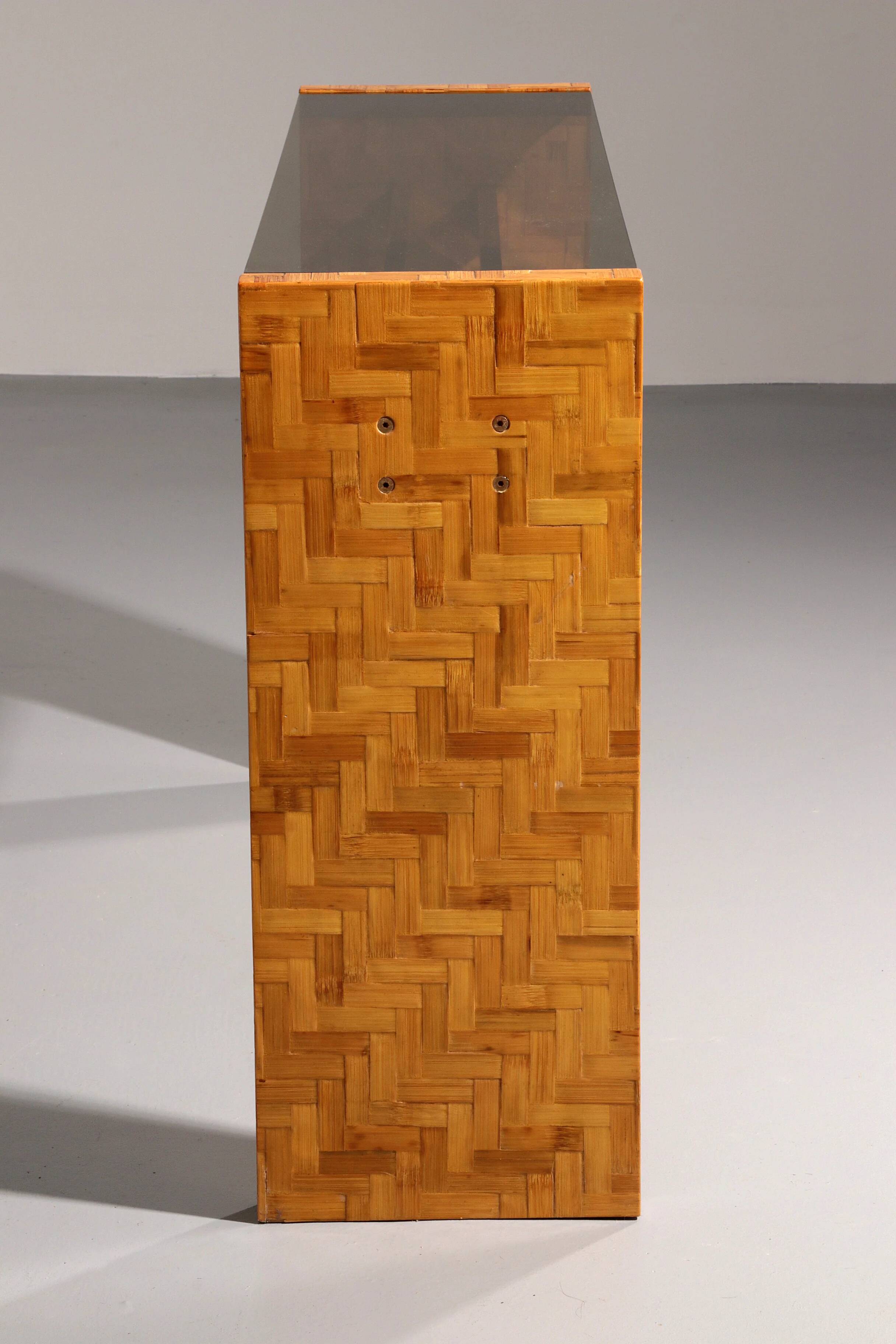 Max Papiri side table in woven banana wood and smoked glass – A sculptural modern classic