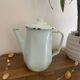 Cafetière émaillée vintage