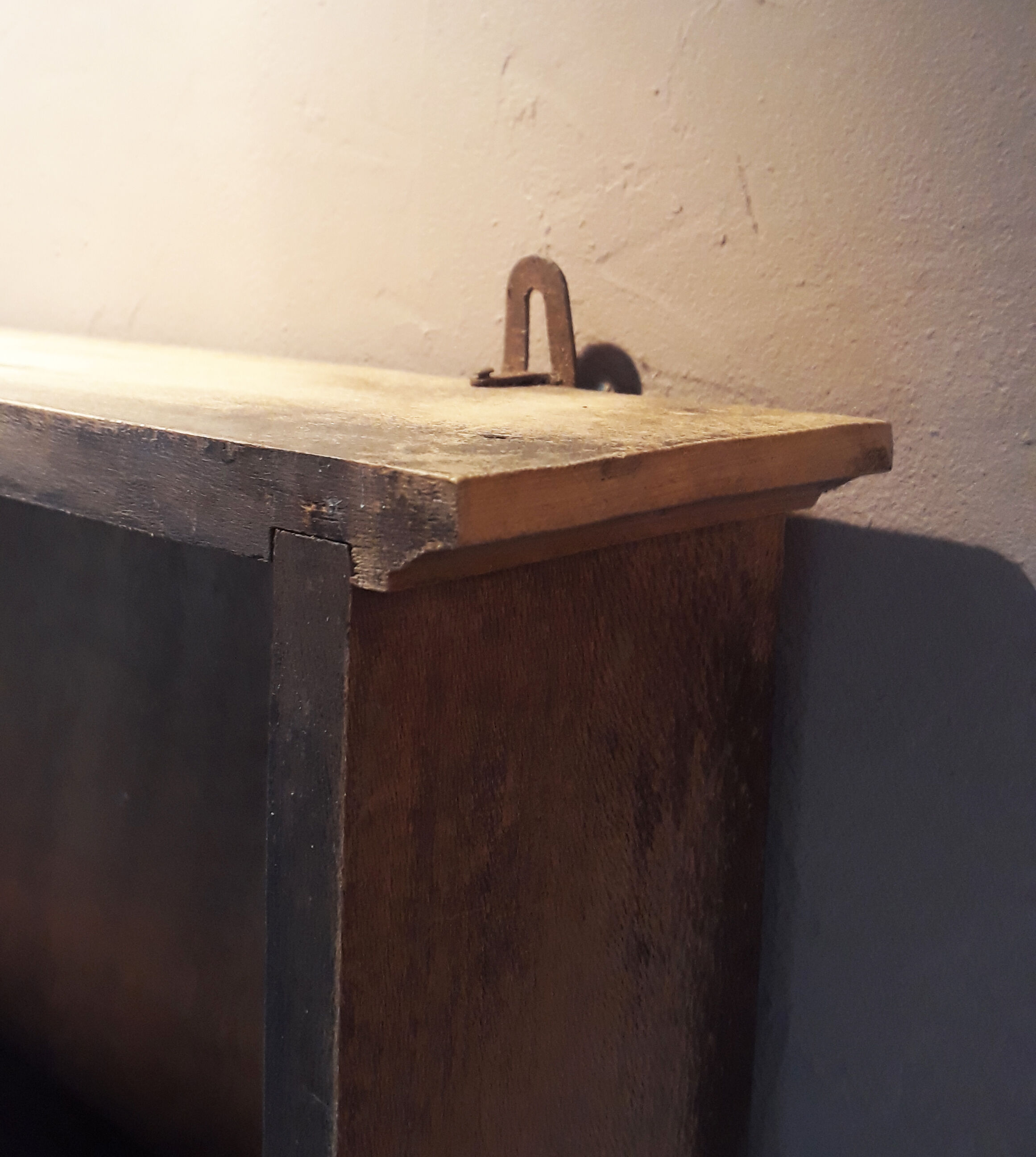 Etagère vintage des années 30 en bois