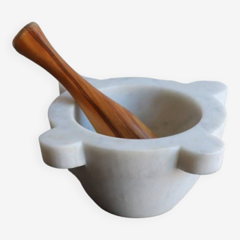 White marble mortar