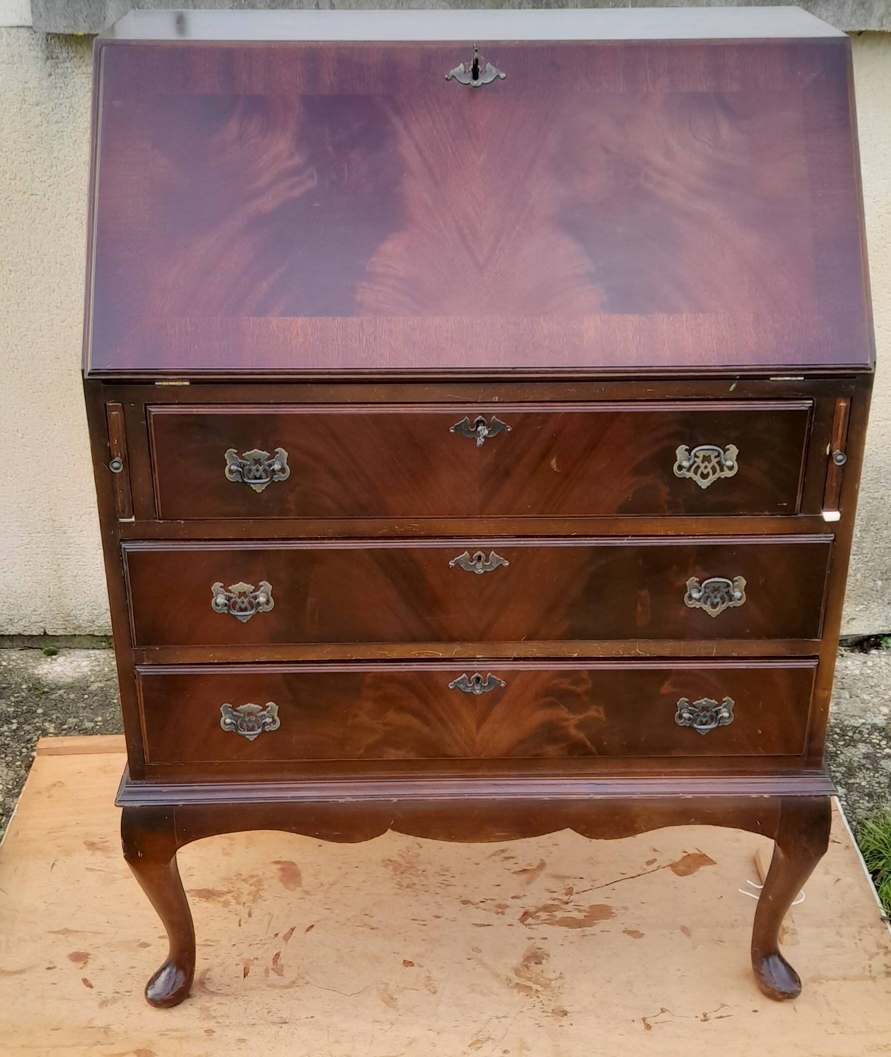 Mahogany-stained beech writing desk with keys H 106 cm