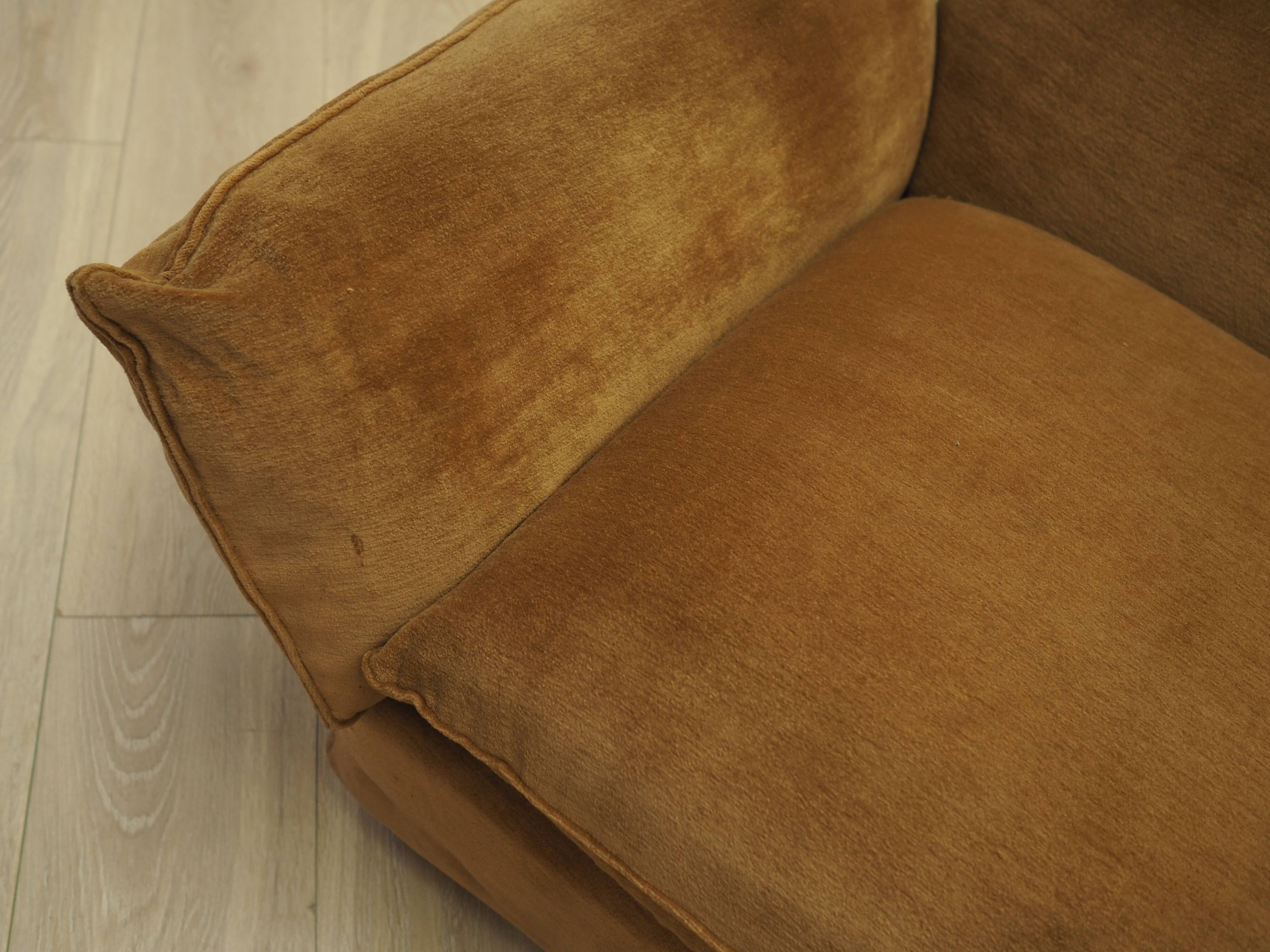 Brown velvet sofa, Italian design, 1970s, manufacturer: Dall'Oca