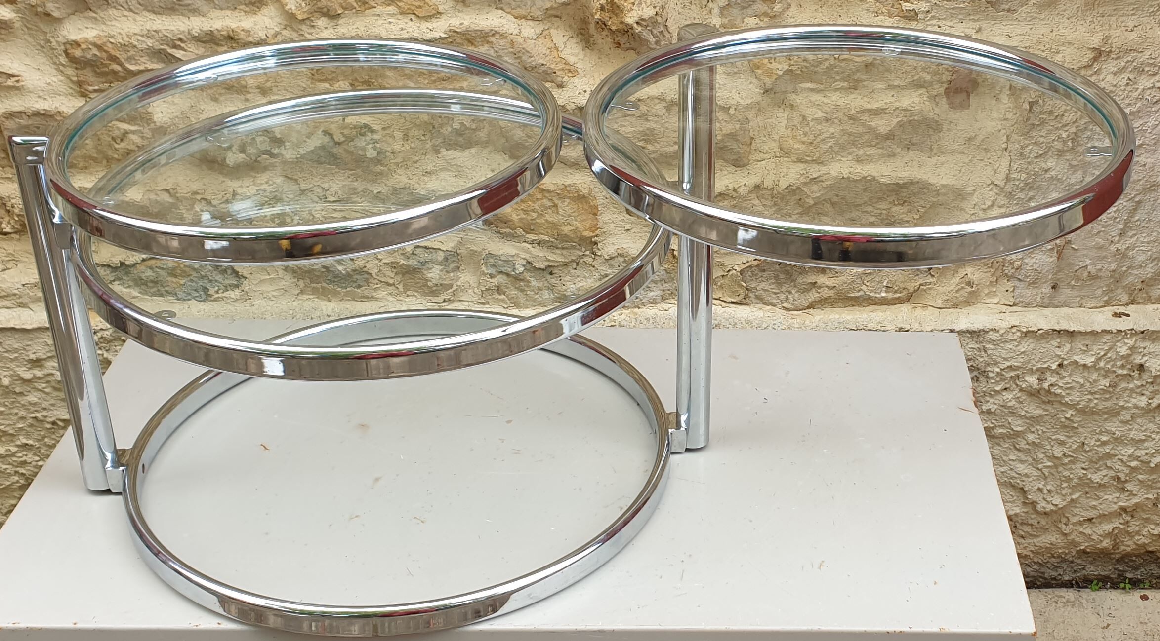 Swivel coffee table
