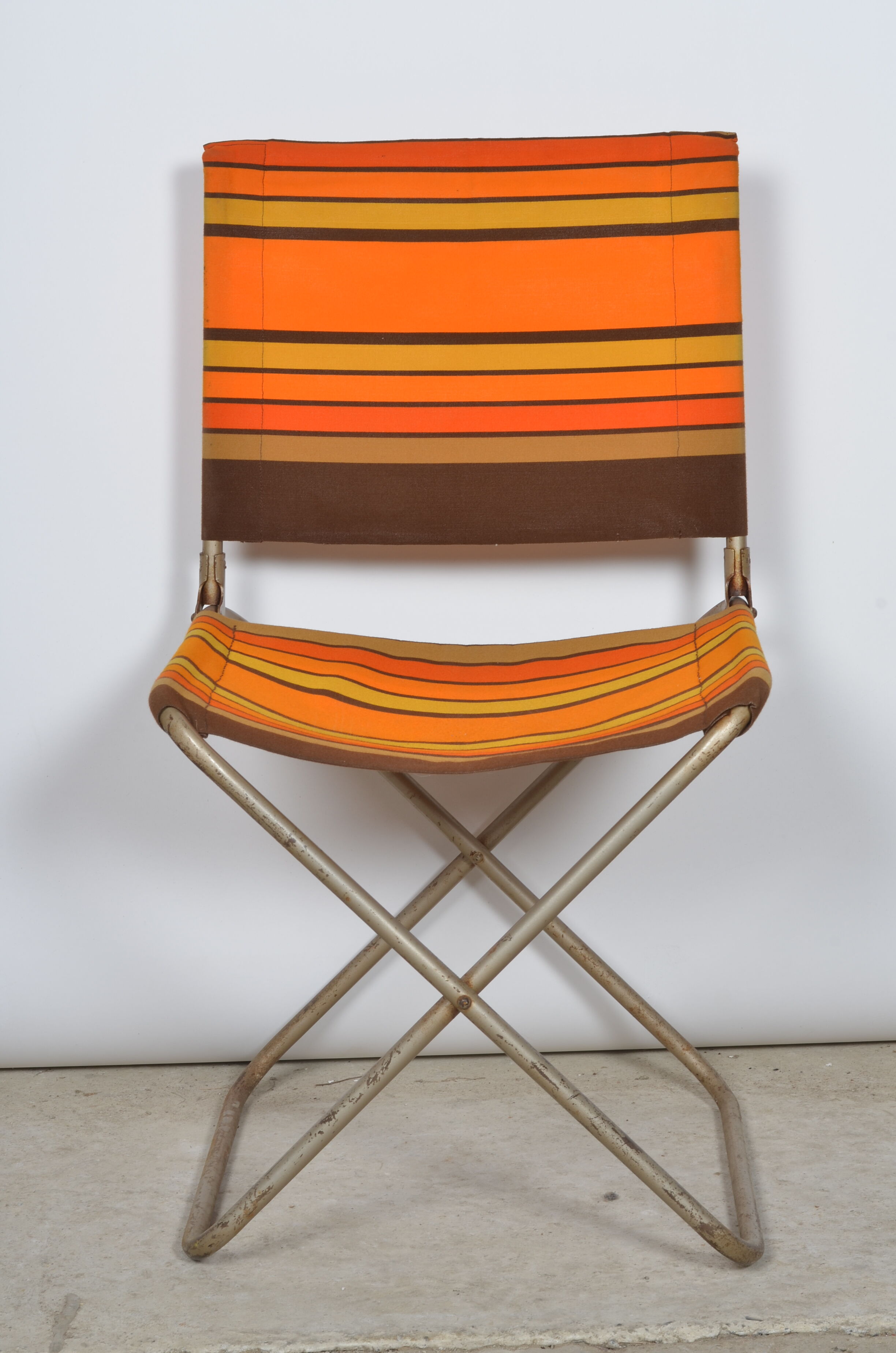 Folding camping chair