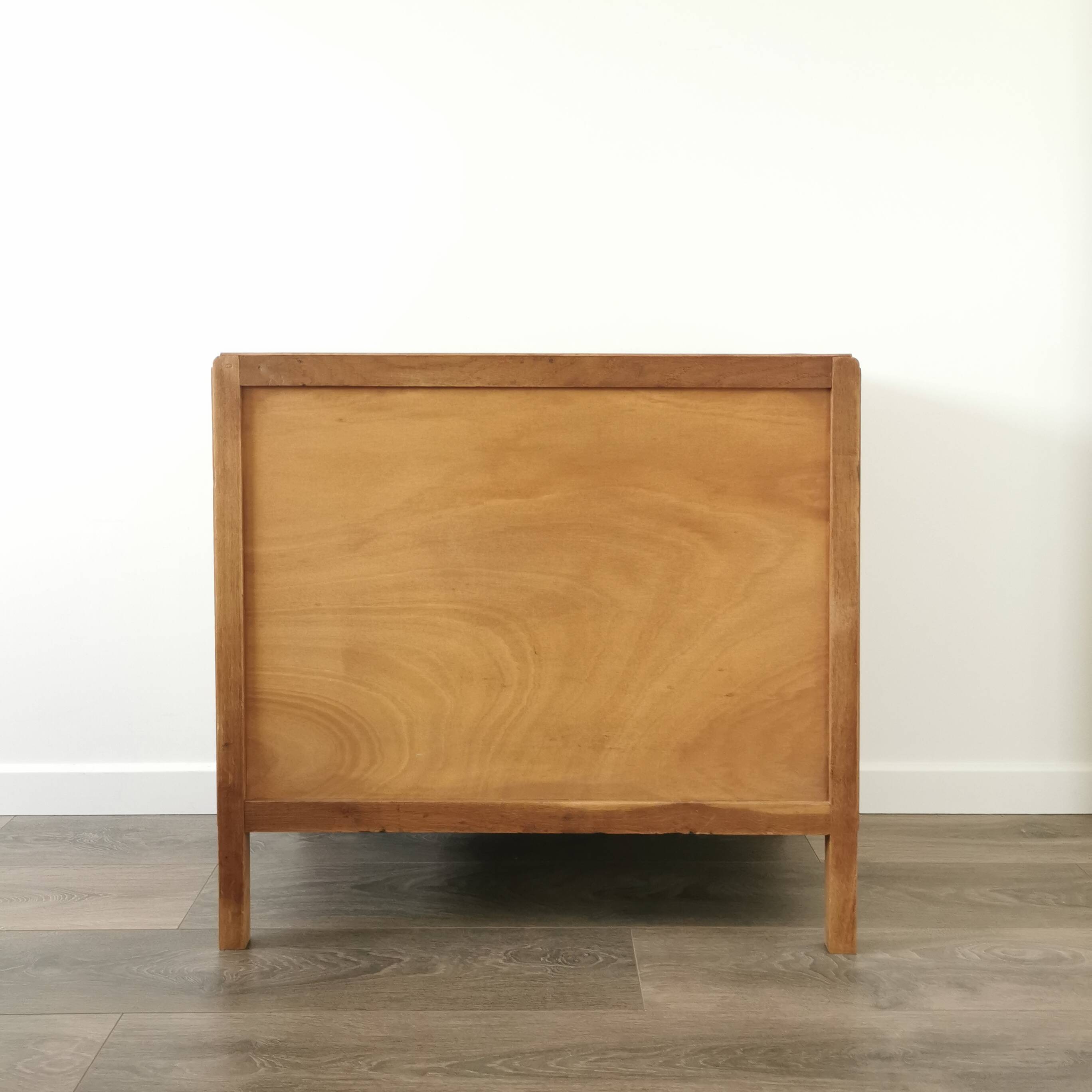 Vintage chest of drawers