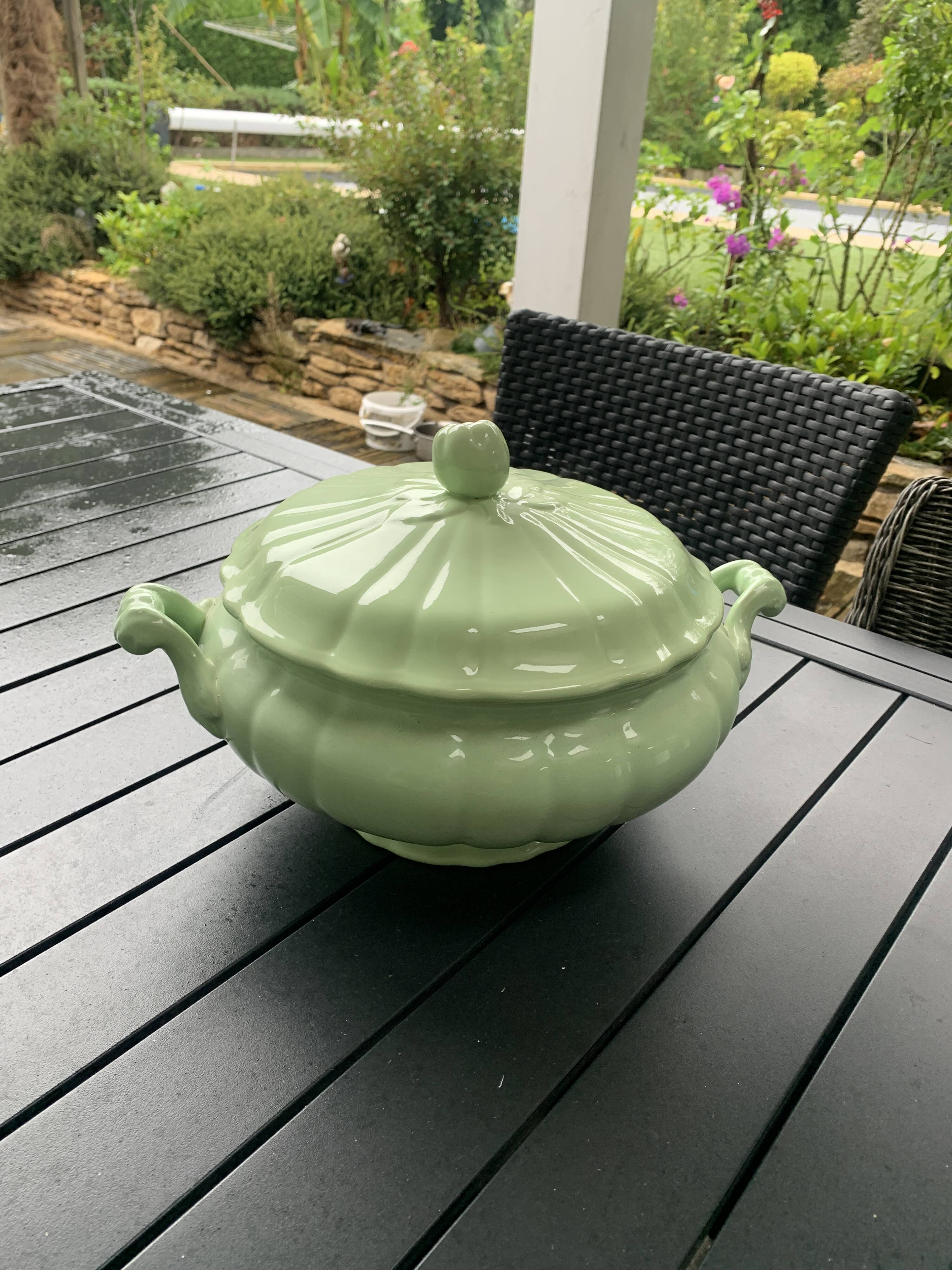 Soupière en faïence de Salins vert mint