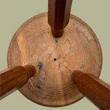 Tripod stool with pencil legs
