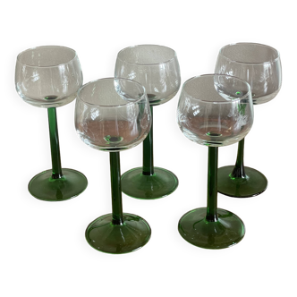 5 verres à vin blanc