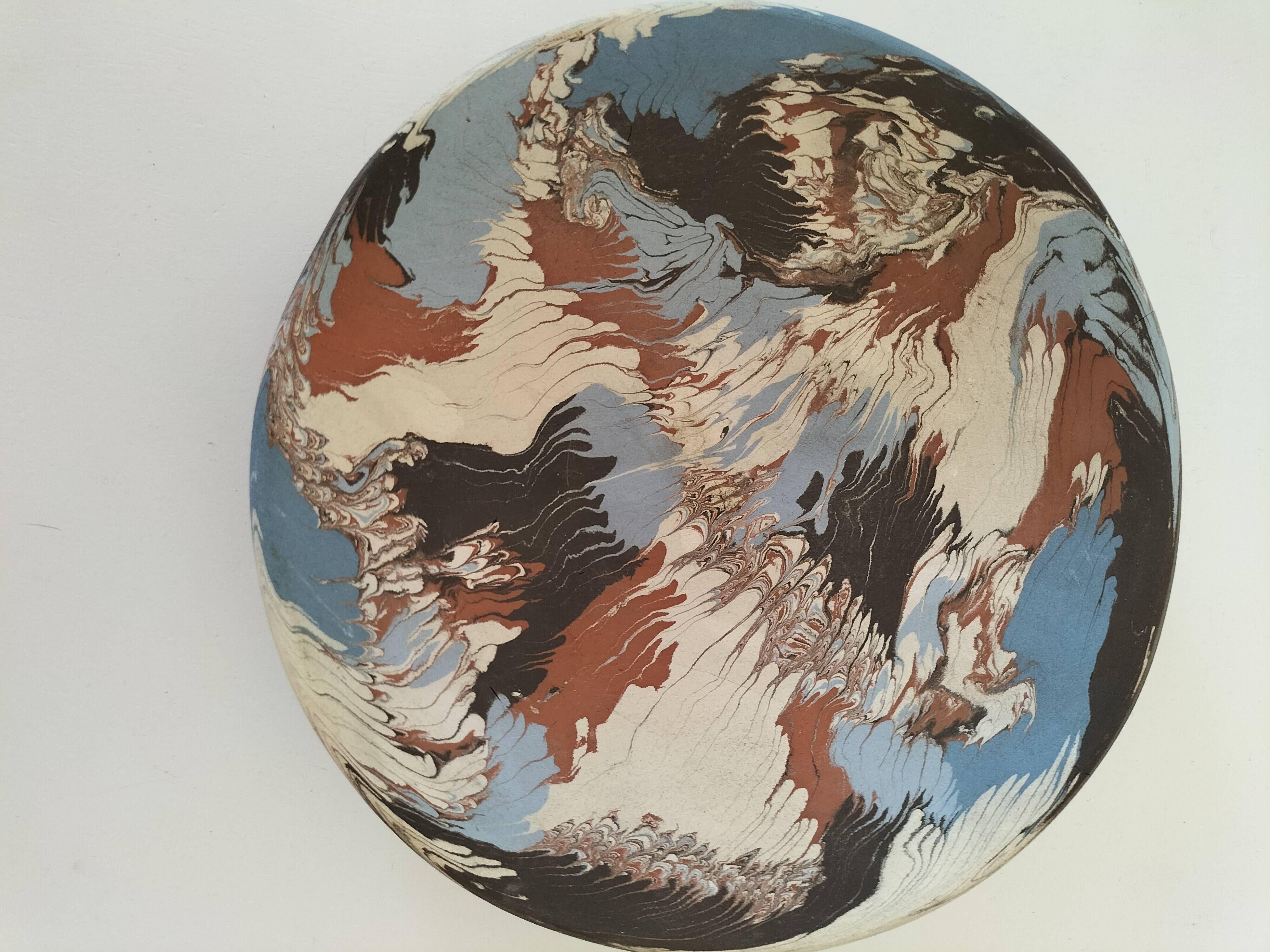 Mixed clay coupe from Apt – Signed Bernard – Polychrome marbled decoration