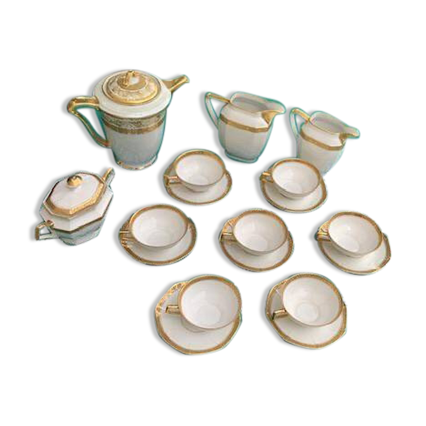 Coffee service consisting of 18 pieces, in white porcelain with gold decoration