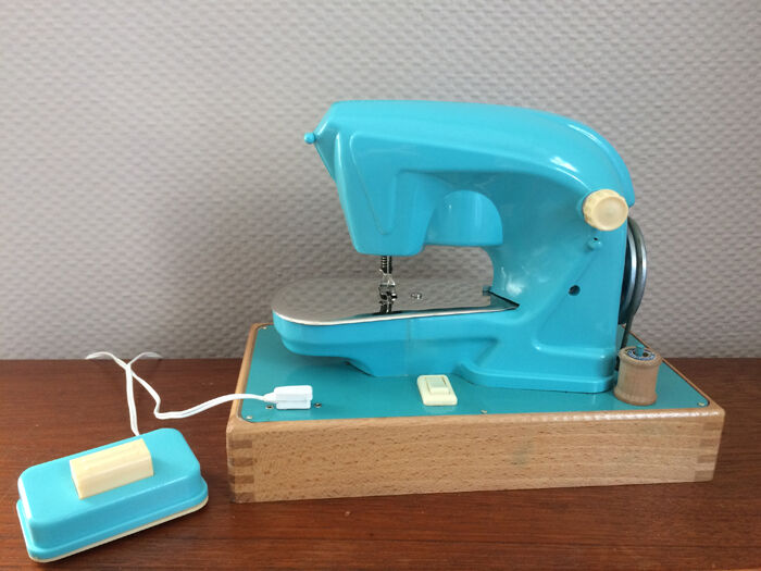 Machine à coudre enfant vintage, 1970