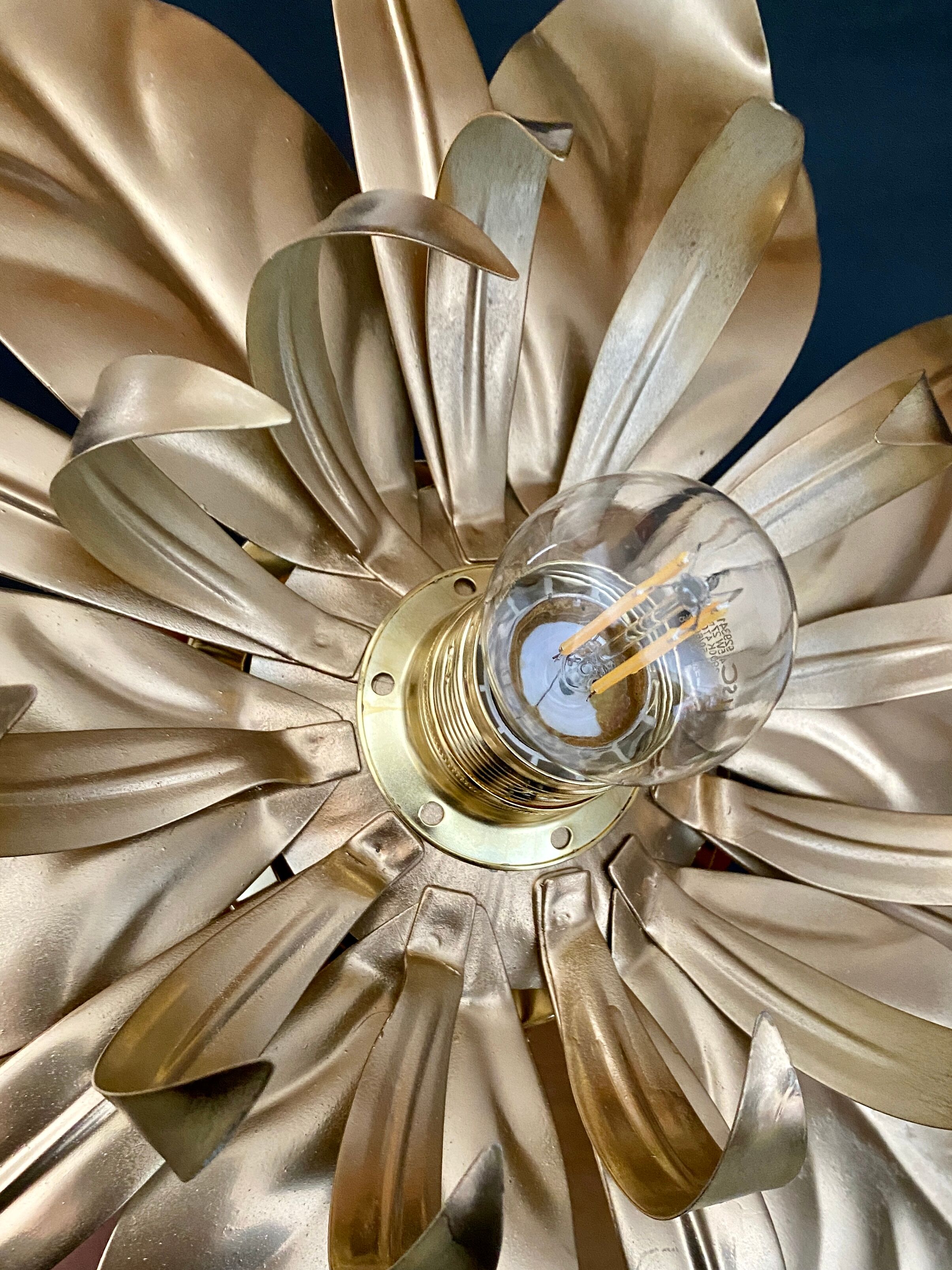 Vintage wall lamp golden leaves