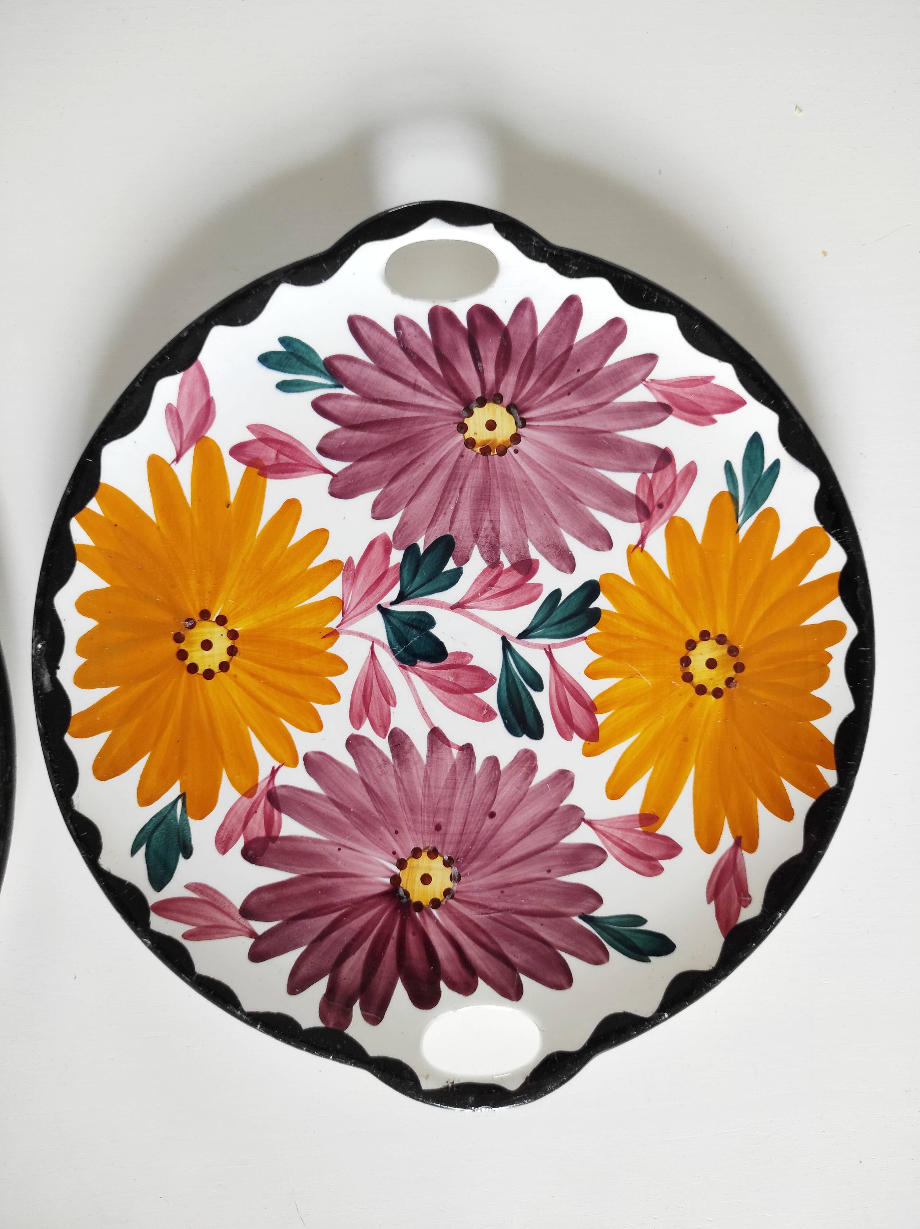 Two Schramberg Majolika painted flower dishes