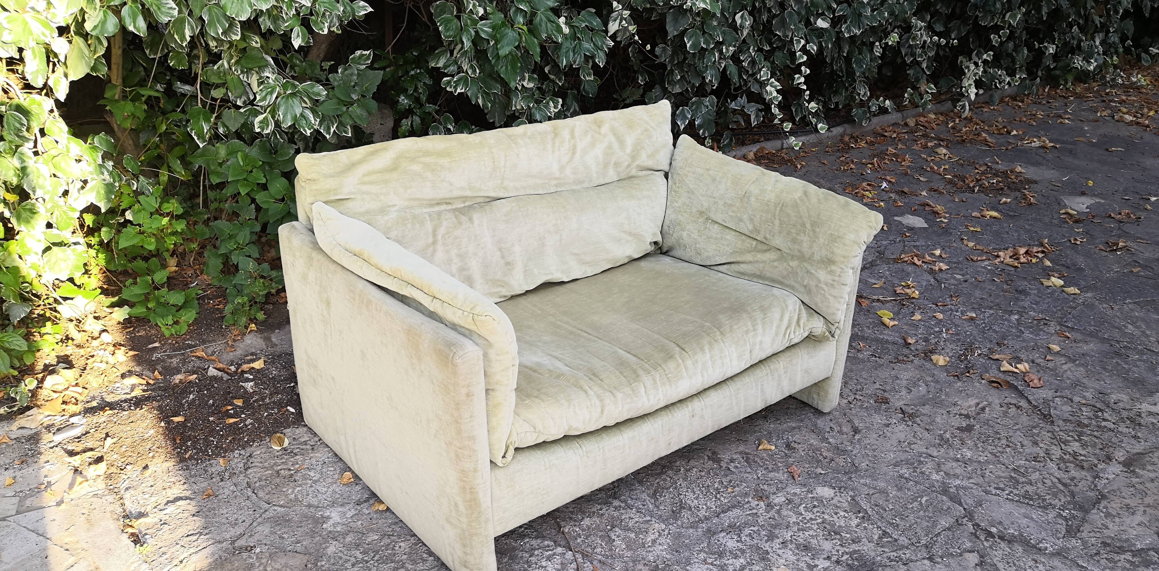Vintage velvet sofa 70s roset