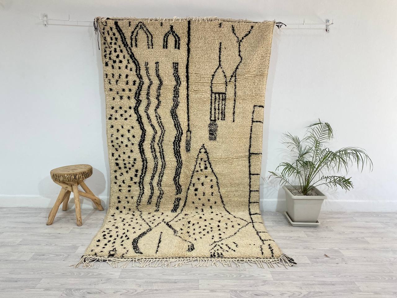 Handmade moroccan berber carpet 260 x 144 cm