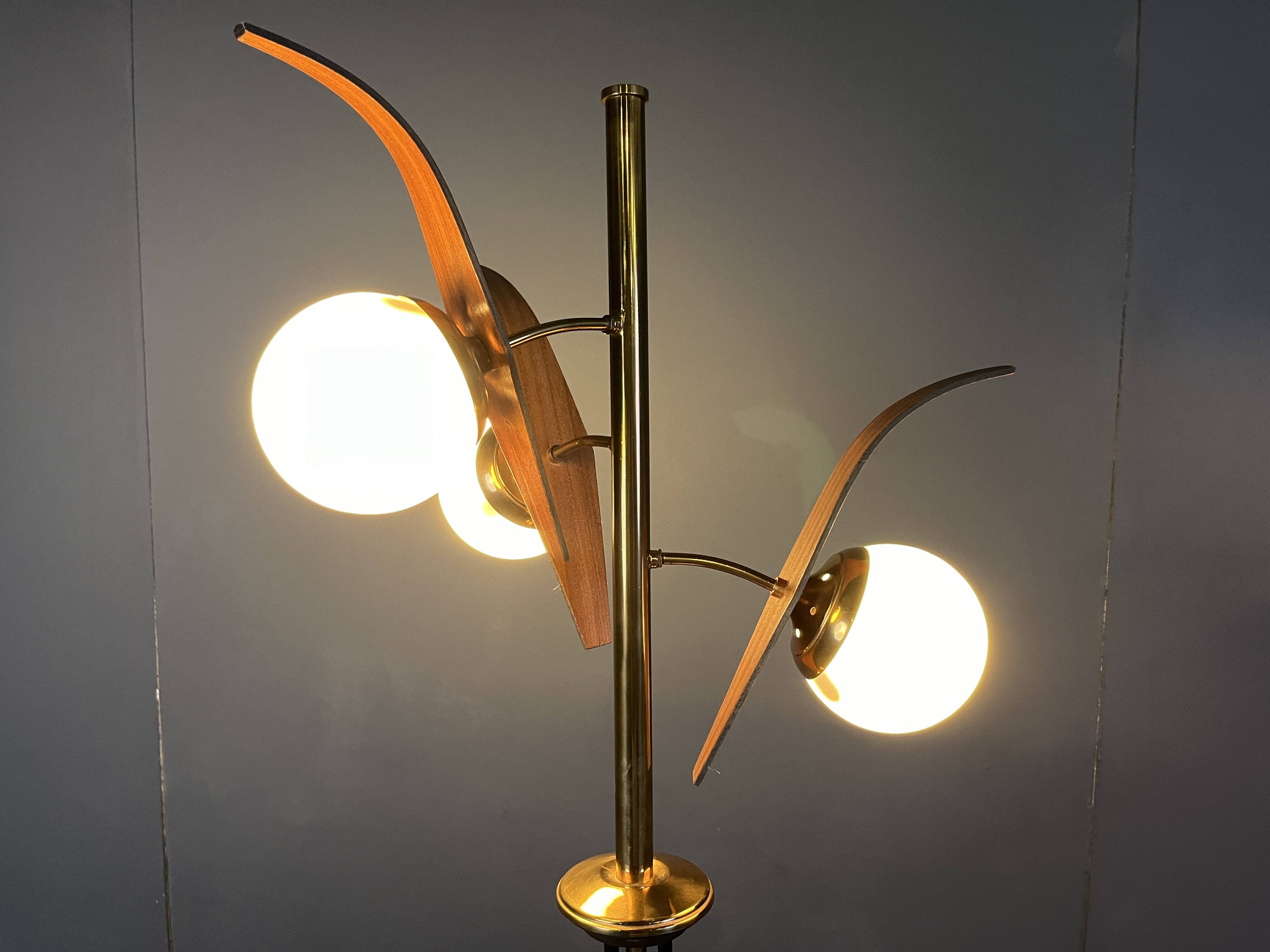 Mid century italian floor lamp attr. to Stilnovo, 1950s