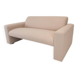 Banc à deux places Artifort Modèle 691, rembourré en laine rose douce, années 1980.