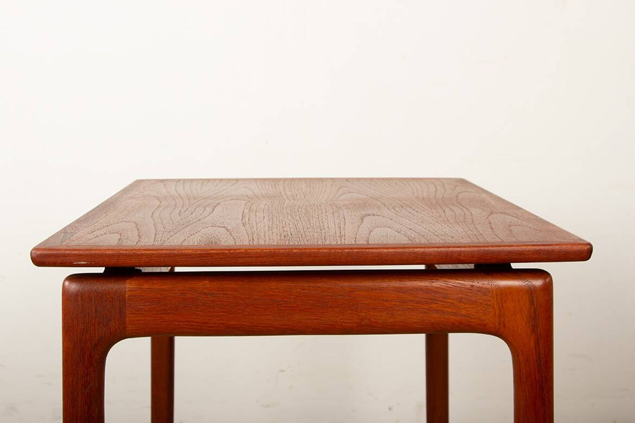 Danish coffee table in teak model 019 by Ole Wansher for Poul Jeppesen.